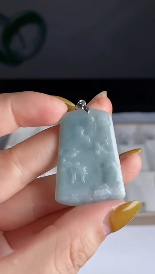 翡翠未镶嵌颈饰0000000000000000