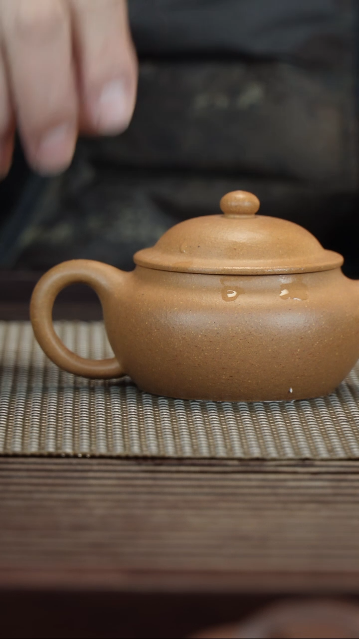 【闪购商品】紫砂茶壶黄金段立帽