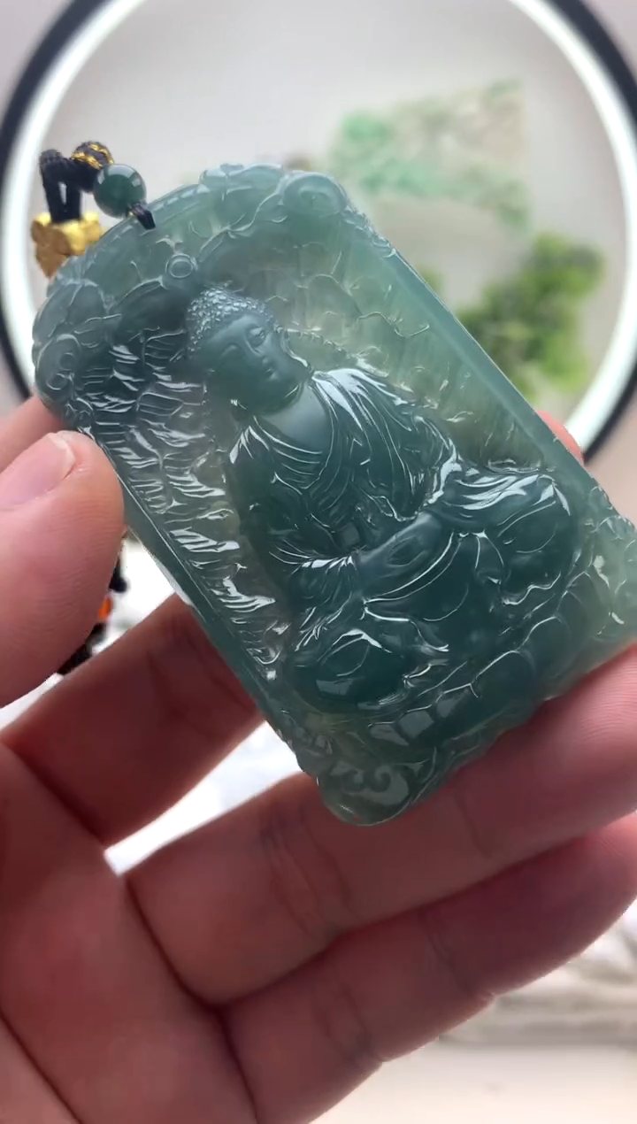 颈饰未镶嵌翡翠大日如来