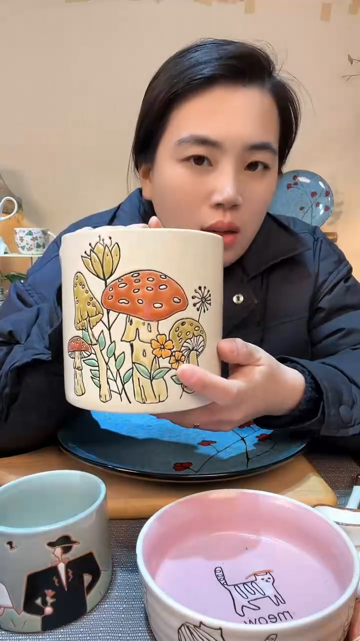 【闪购商品】瓷片椭圆罐子 微瑕介意勿拍