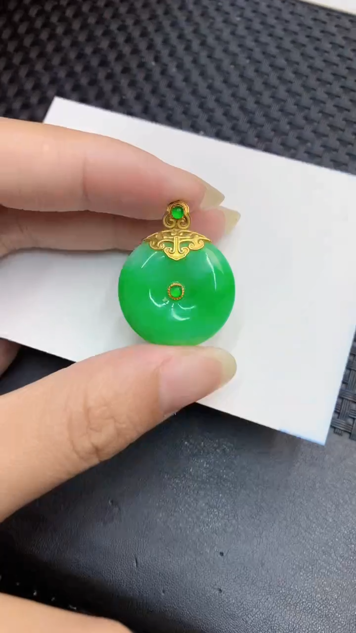 【闪购商品】翡翠颈饰18K金镶嵌            8