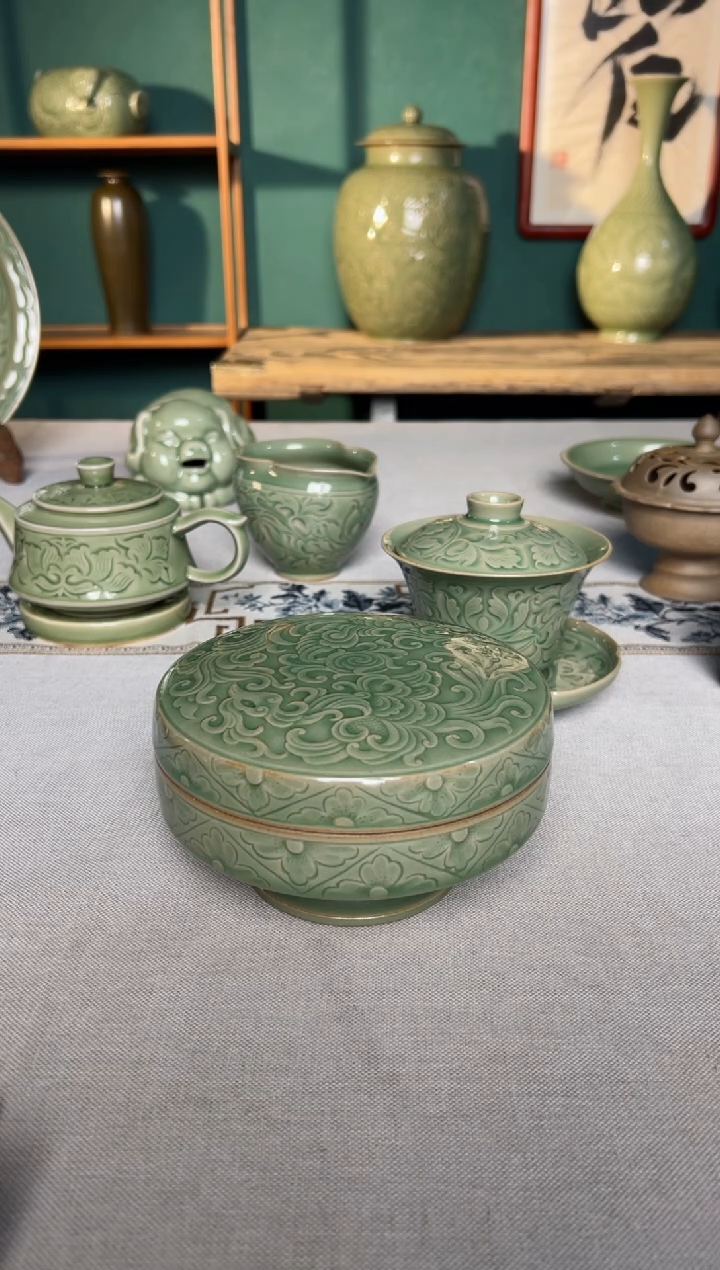 【闪购商品】其他耀州窑王彩虹剔花浮雕玄凤纹盖盒