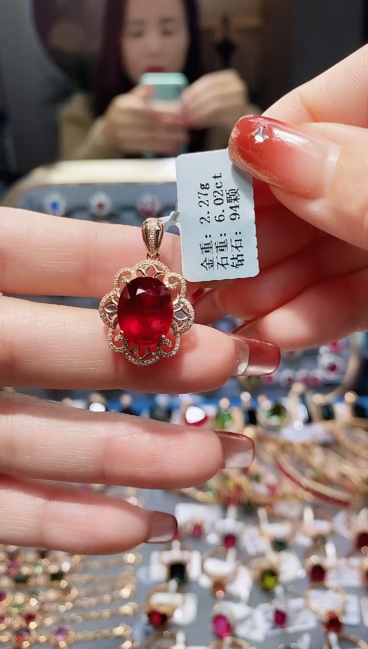 【闪购商品】碧玺颈饰18K金镶嵌6.02.