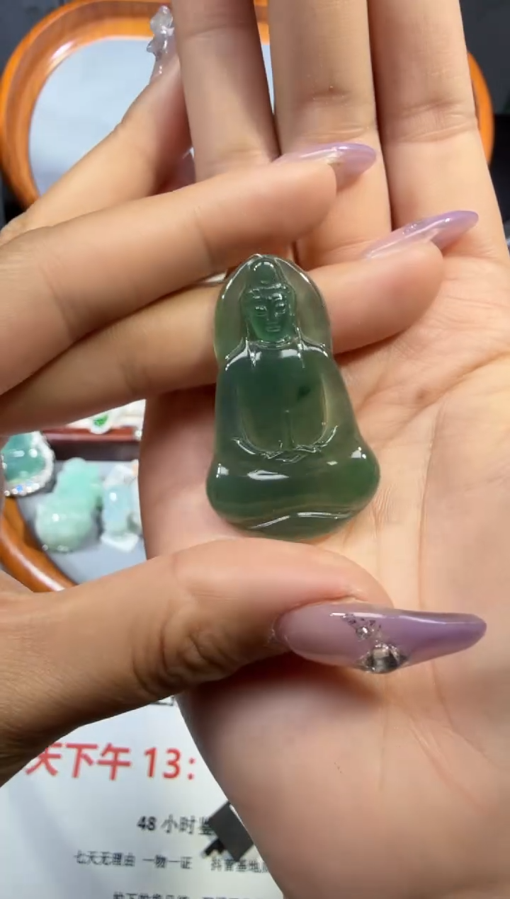 翡翠未镶嵌颈饰303.。。