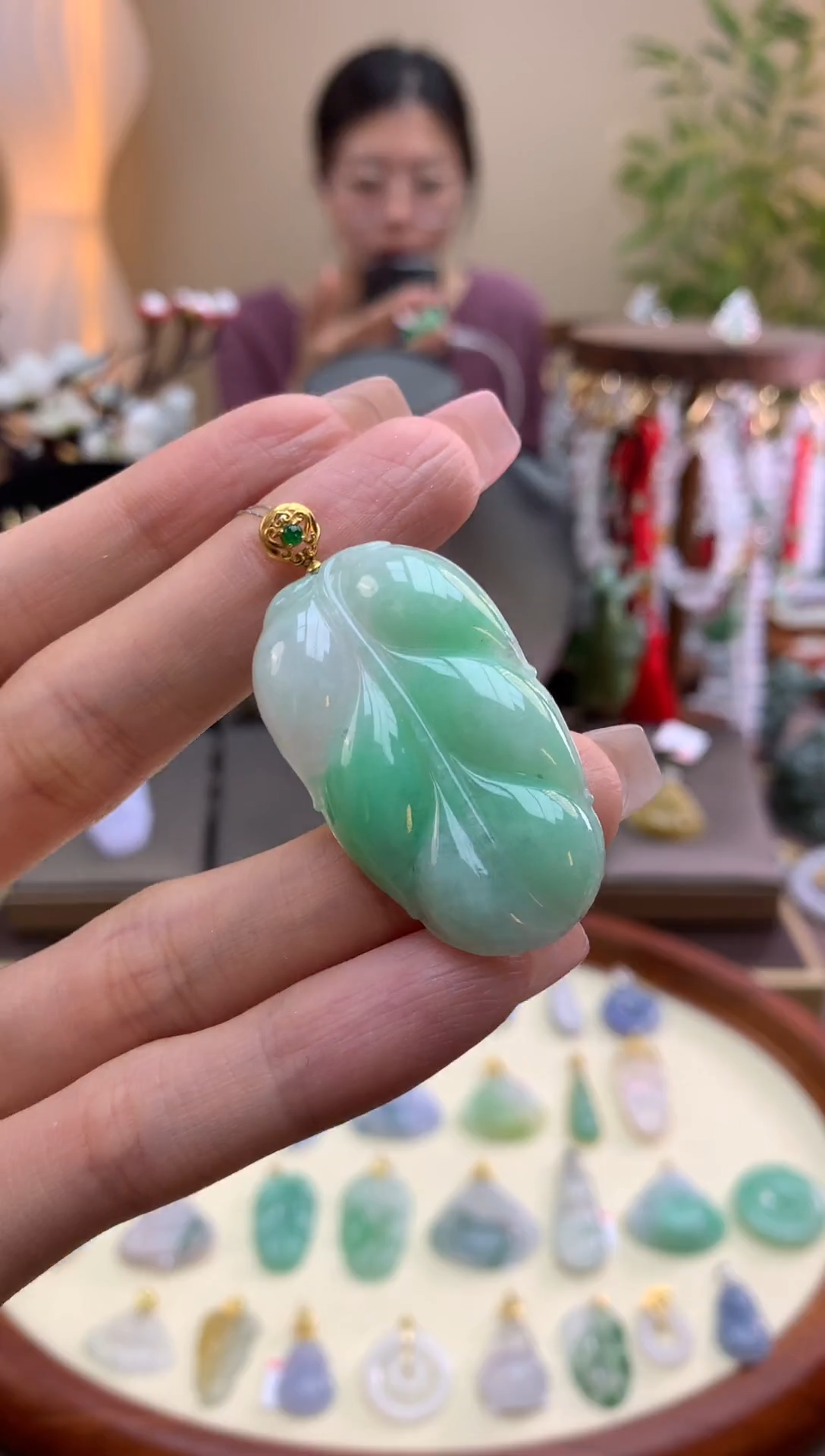 【闪购商品】翡翠颈饰18K金镶嵌叶子