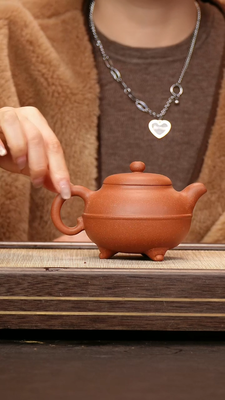茶壶紫砂紫泥 三足乳鼎