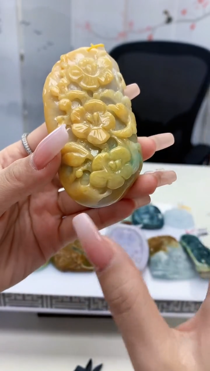 【闪购商品】定制翡翠未镶嵌4812lr-毛货挂件68