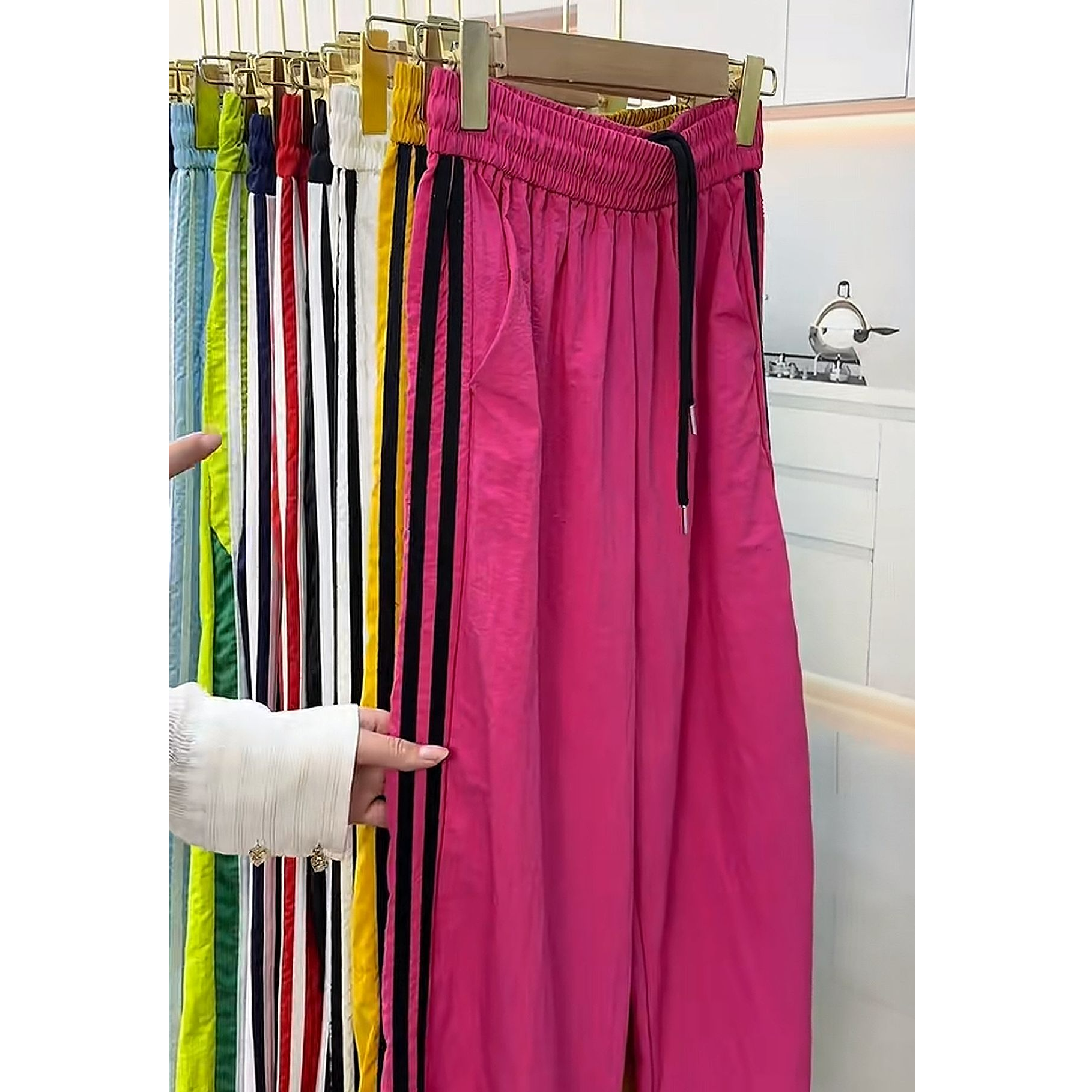 多巴胺冰丝条纹运动美式工装裤夏季薄款速干宽松直筒休闲阔腿裤女