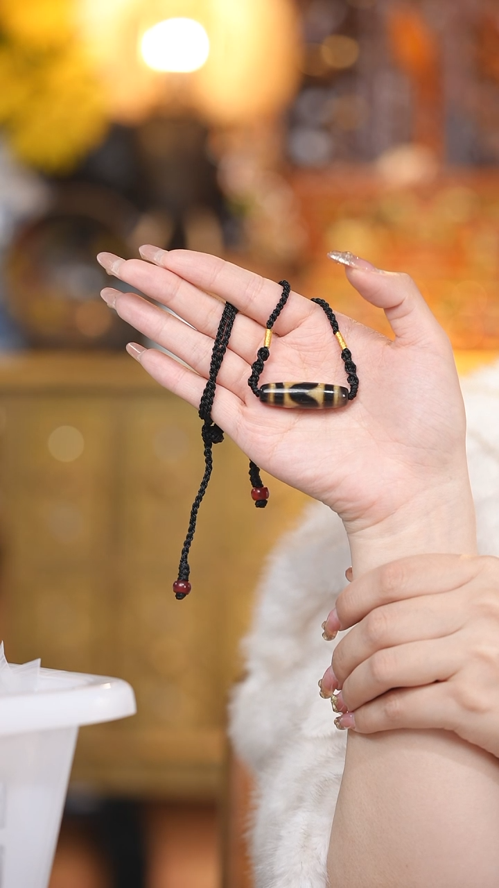 【闪购商品】玛瑙/玉髓颈饰未镶嵌黑金牙牙锁骨链