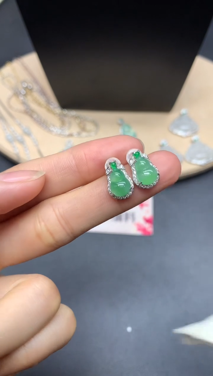 【闪购商品】翡翠耳饰银S925镶嵌葫芦【多样性发其一】