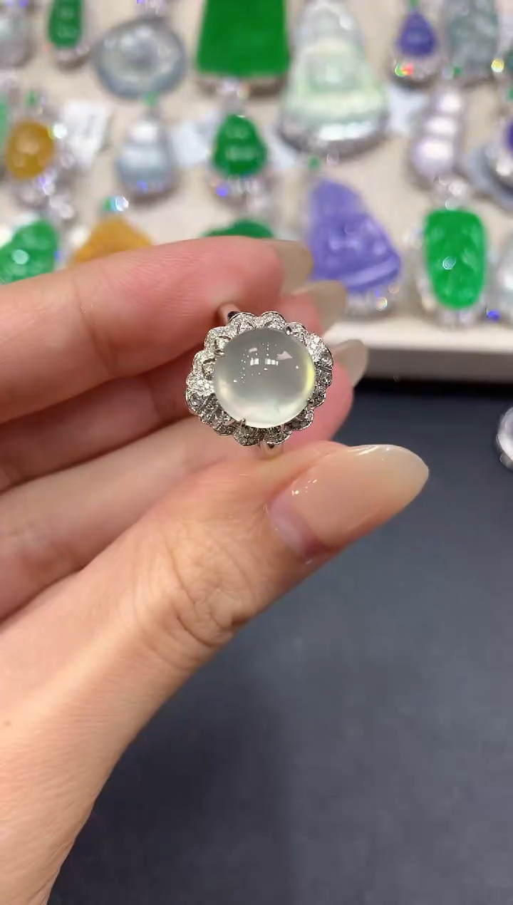 【闪购商品】翡翠戒指18K金镶嵌q90           