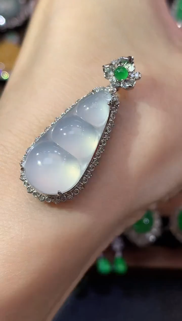 吊坠(不含链)18K金镶嵌翡翠C16