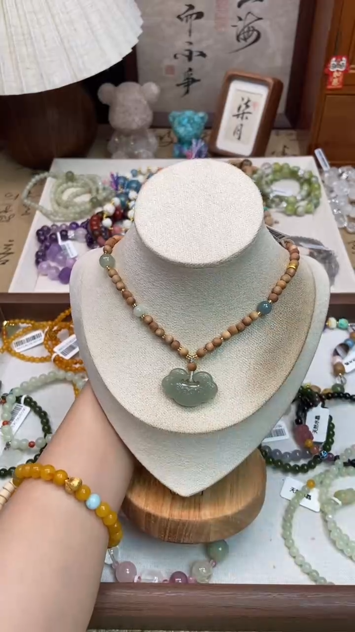 未镶嵌檀香木吊坠138