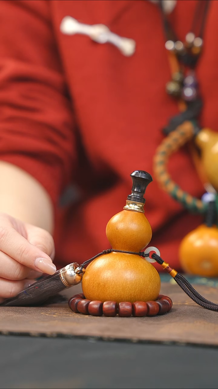 【闪购商品】RP 169大漆精致小手捻(开口）