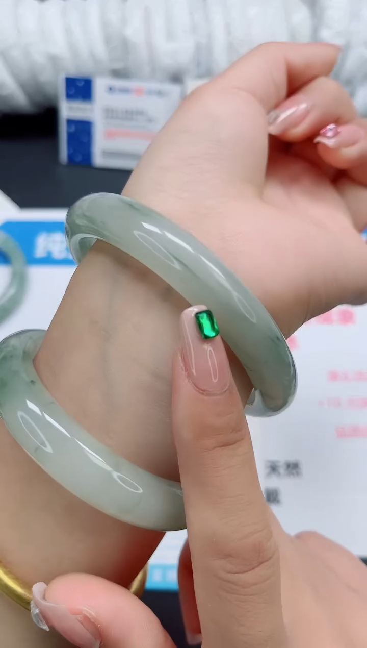 石英质玉手镯未镶嵌0122-63.4