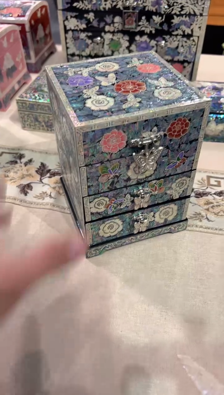 【闪购商品】黑底白边·弘贝雅螺钿漆器文化馆 