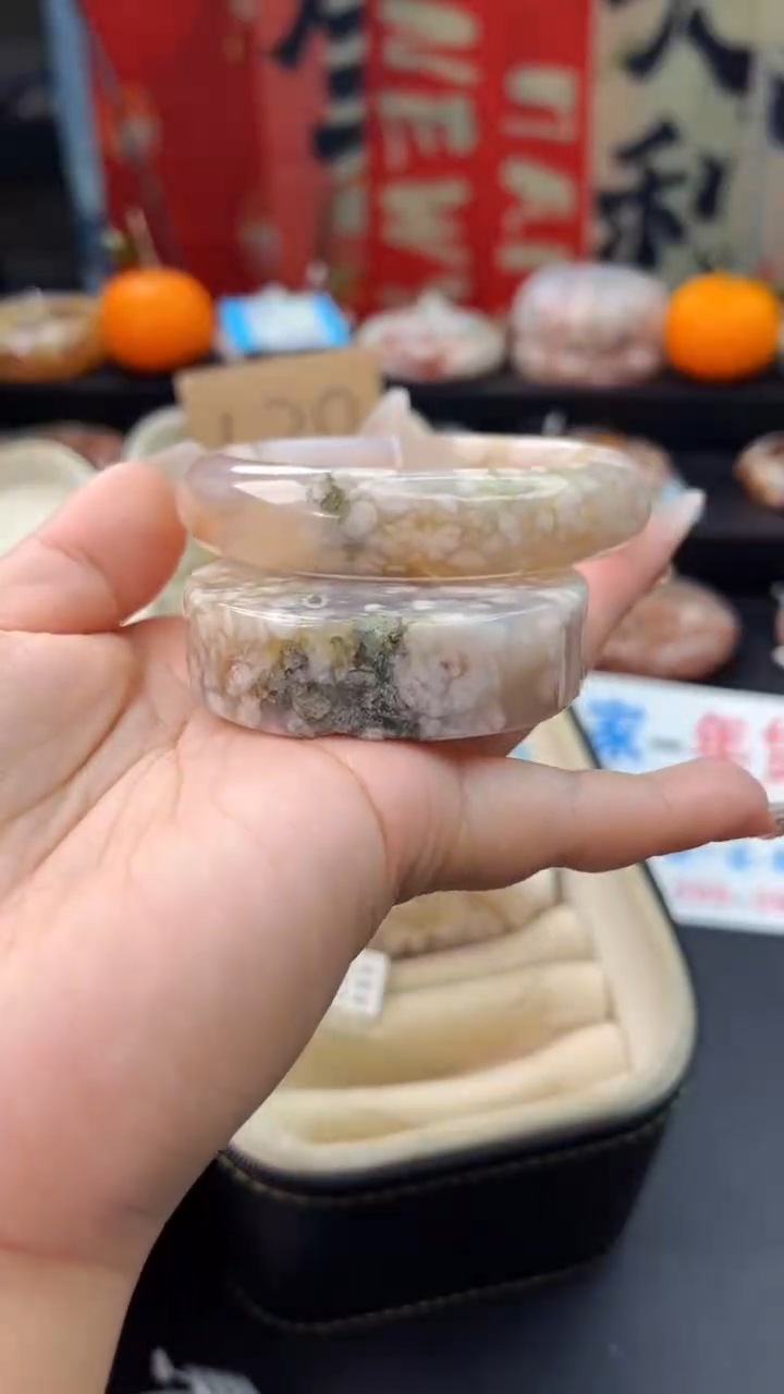 【闪购商品】石英质玉手镯未镶嵌赠送镯心（58圈口）