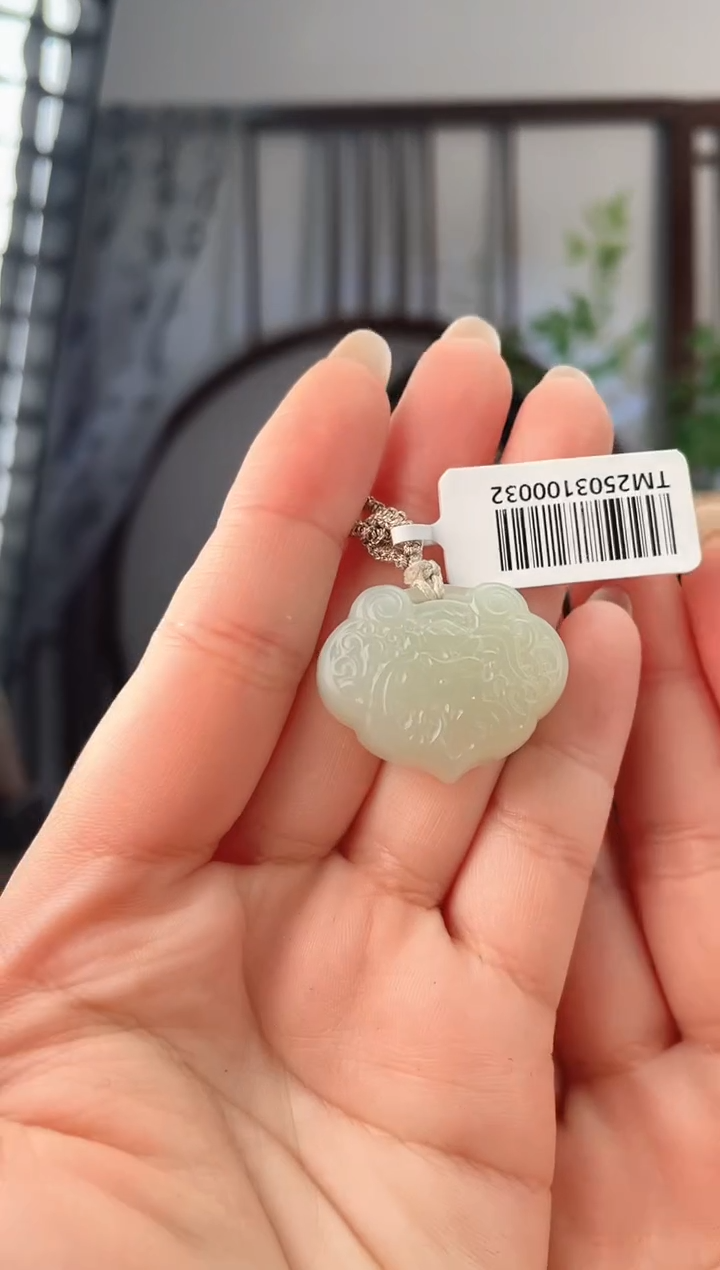 颈饰未镶嵌和田玉锁 无