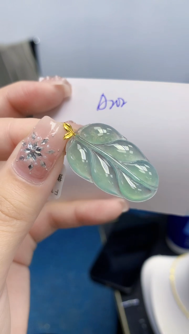 颈饰18K金镶嵌翡翠天然缅甸翡翠A货翡翠百元以上9元证书费自理