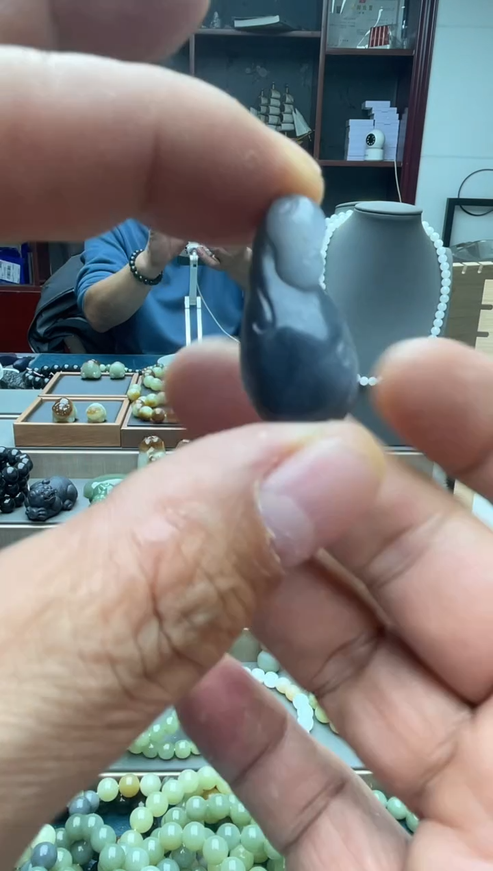 颈饰未镶嵌和田玉琵琶