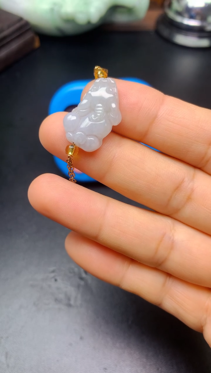 颈饰未镶嵌翡翠眉****年貔貅