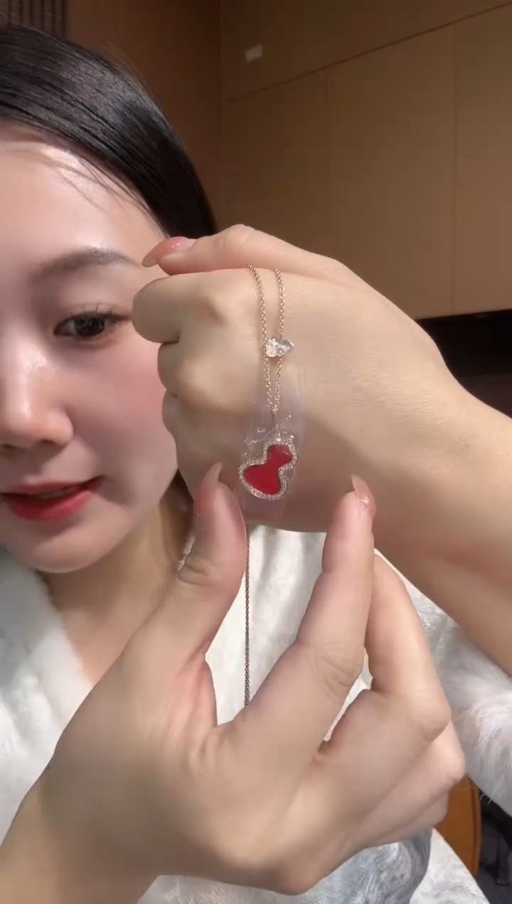 【闪购商品】钻石套链18K金镶嵌红葫芦套链GHJ