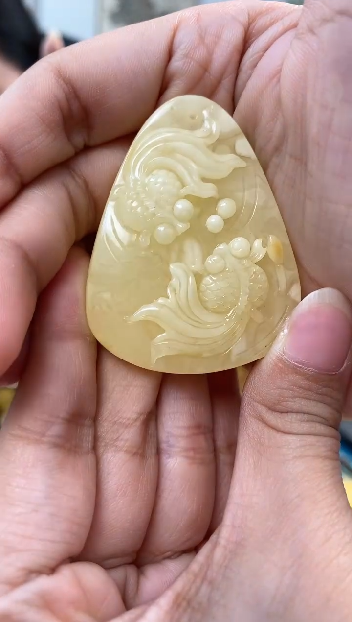 【闪购商品】蜜蜡裸石未镶嵌天然琥珀蜜蜡年年有余