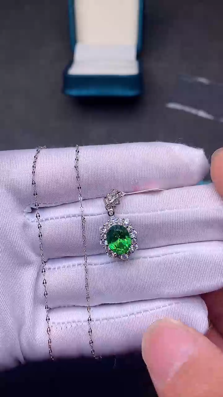 【闪购商品】石榴石（沙弗莱）颈饰银S925镶嵌······