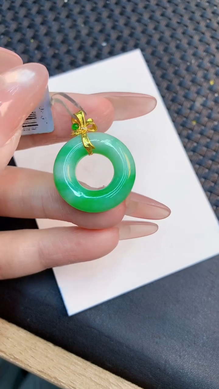 翡翠18K金镶嵌吊坠(不含链)1