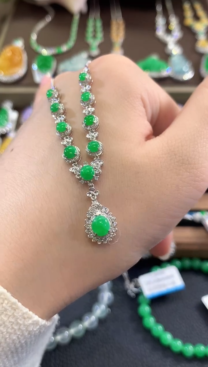 项链18K金镶嵌翡翠b219多样性一件发货 