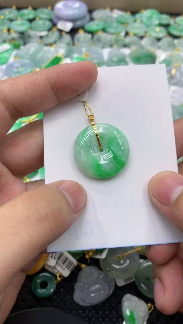 颈饰18K金镶嵌翡翠天然缅甸翡翠a货