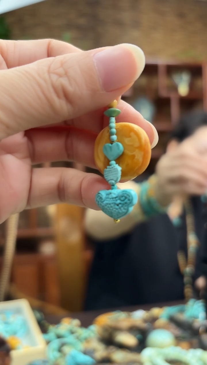 琥珀未镶嵌珠宝奇石提溜