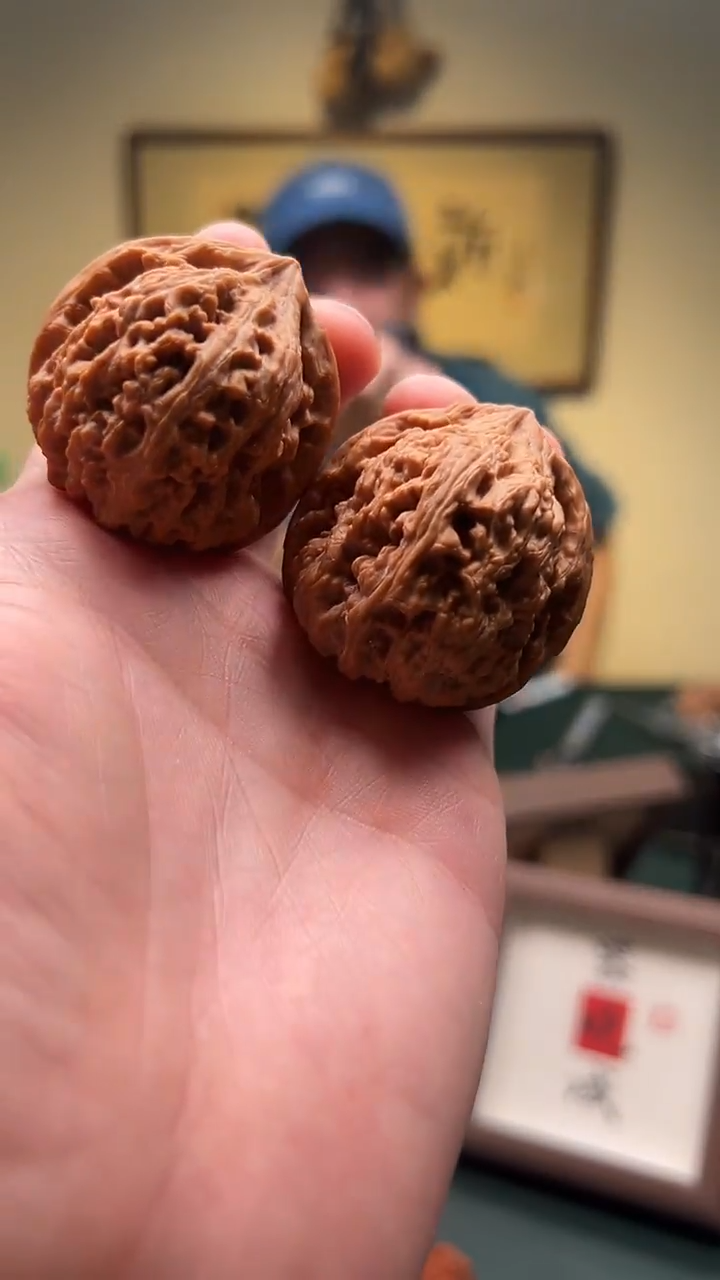 【闪购商品】文玩核桃把件39mm 千佛山文玩核桃一对 33号