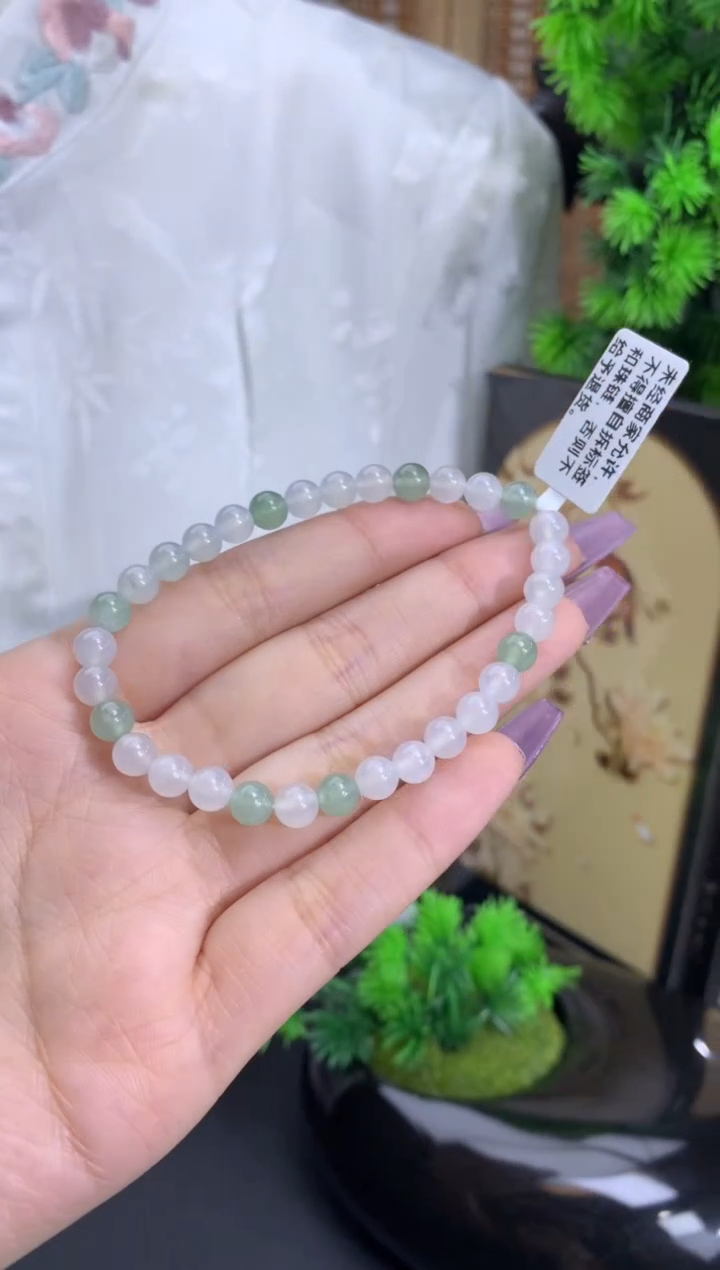 【闪购商品】翡翠手链未镶嵌卡5.8m