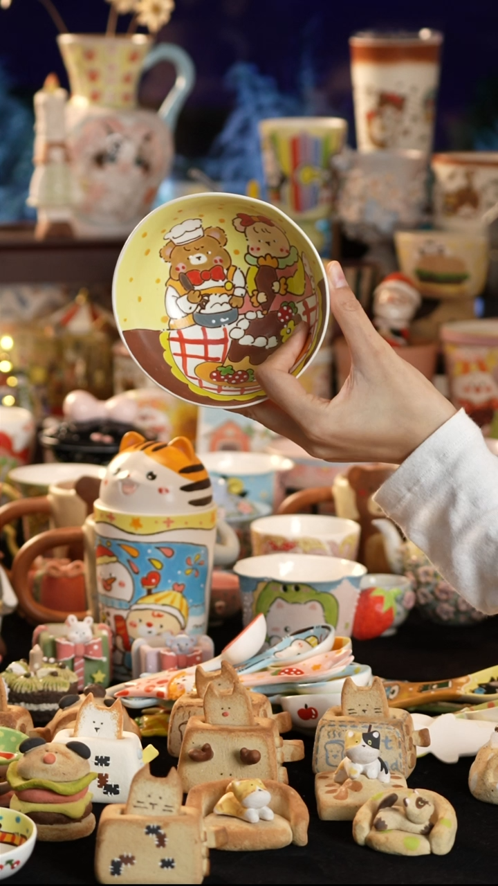 摆件陶景德镇釉下彩手绘设计师款陶瓷