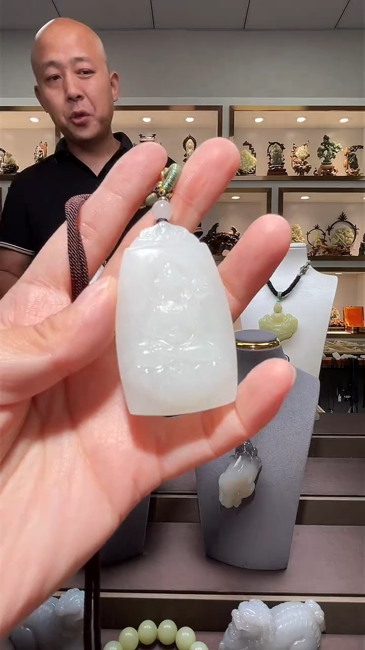 和田玉未镶嵌车挂苏