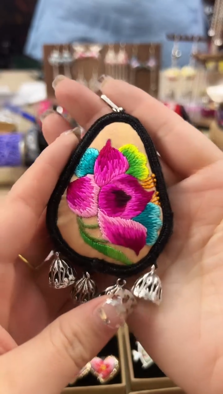 【闪购商品】织绣民族风老绣饰品165