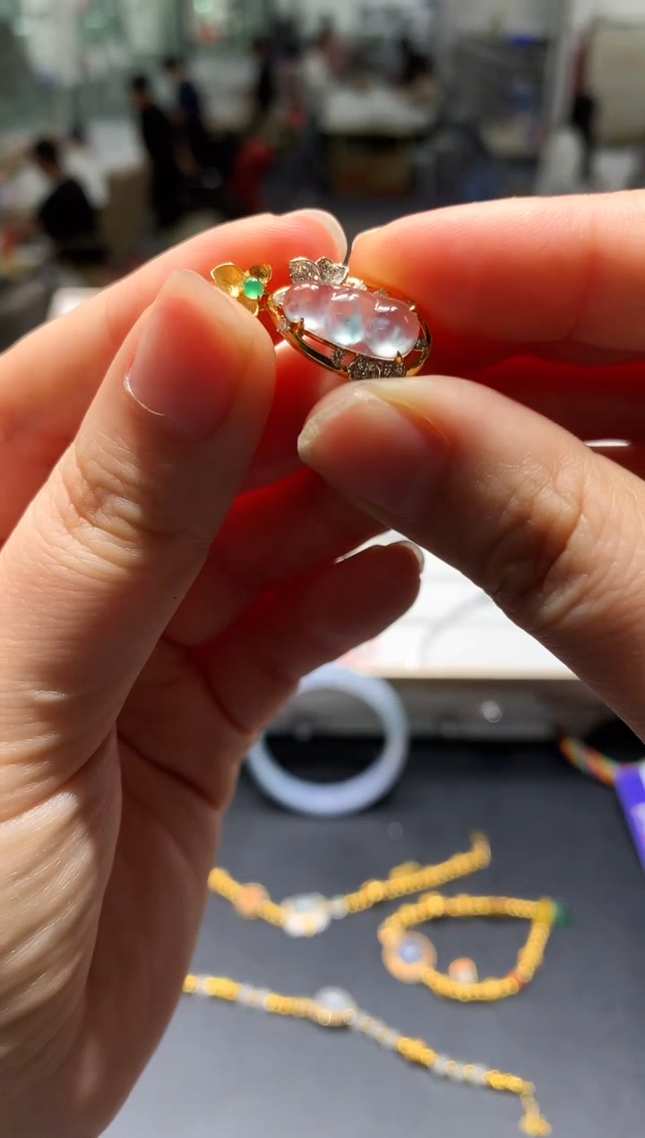 【闪购商品】翡翠18K金镶嵌颈饰豆子|不退不换