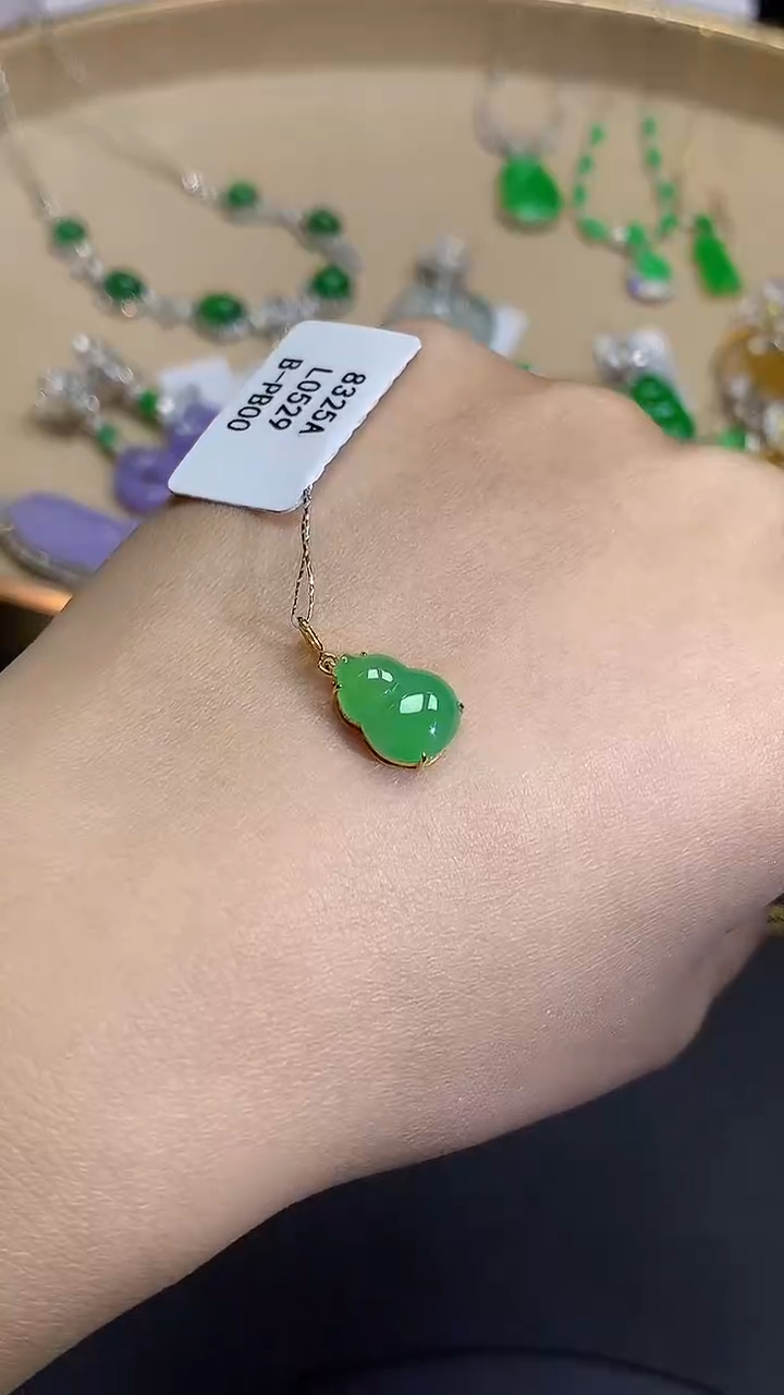 【闪购商品】翡翠吊坠(不含链)18K金镶嵌多样性发其一L0529