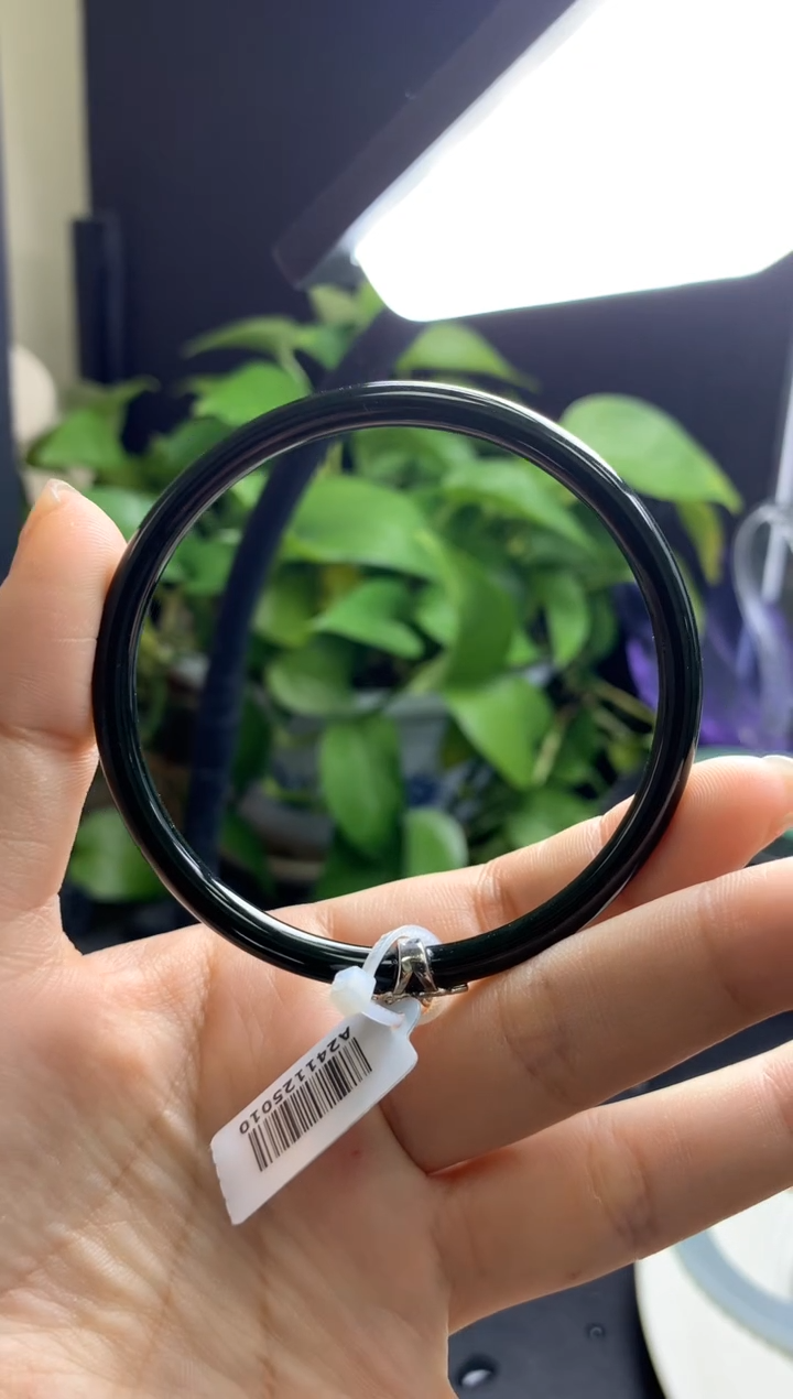 【闪购商品】定制翡翠翡翠手镯定制未镶嵌乌鸡叮当52-58