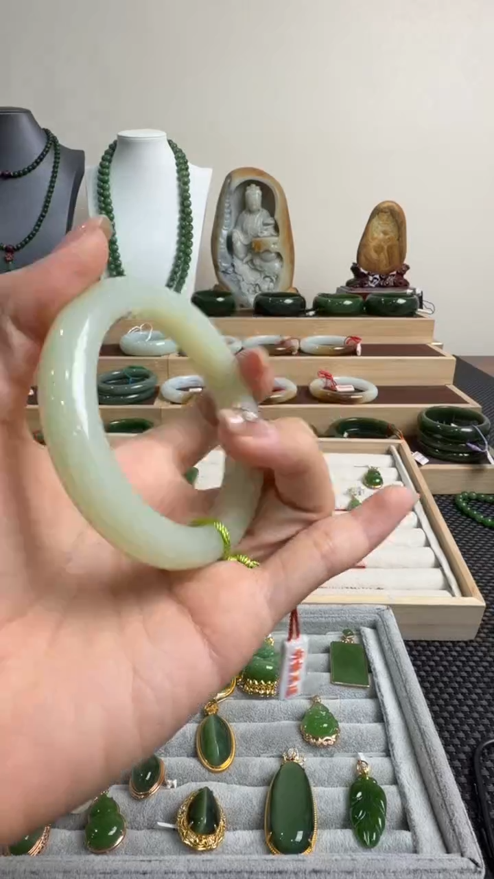 颈饰未镶嵌和田玉手镯57