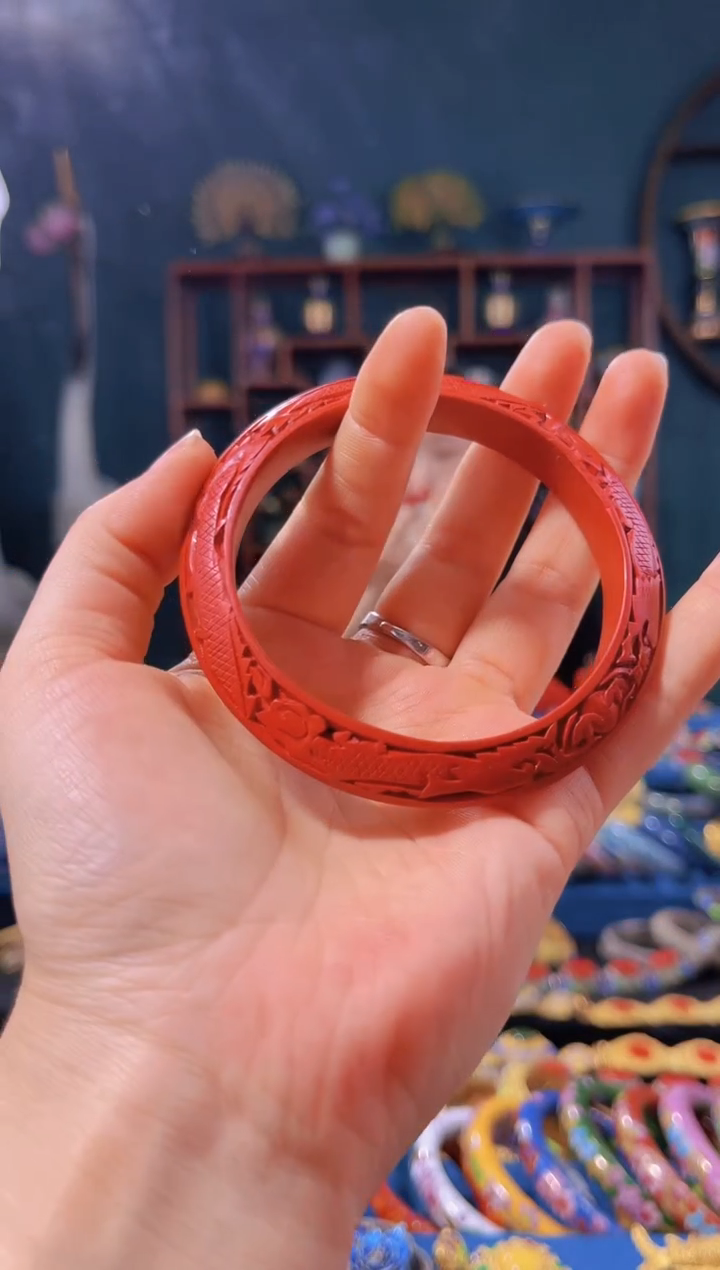 【闪购商品】非遗首饰 雕漆龙凤飞碟手镯（62圈）