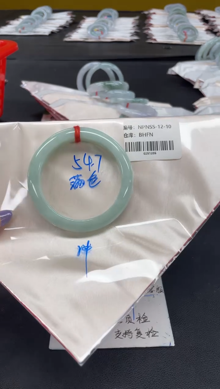 未镶嵌手镯翡翠翡翠手镯