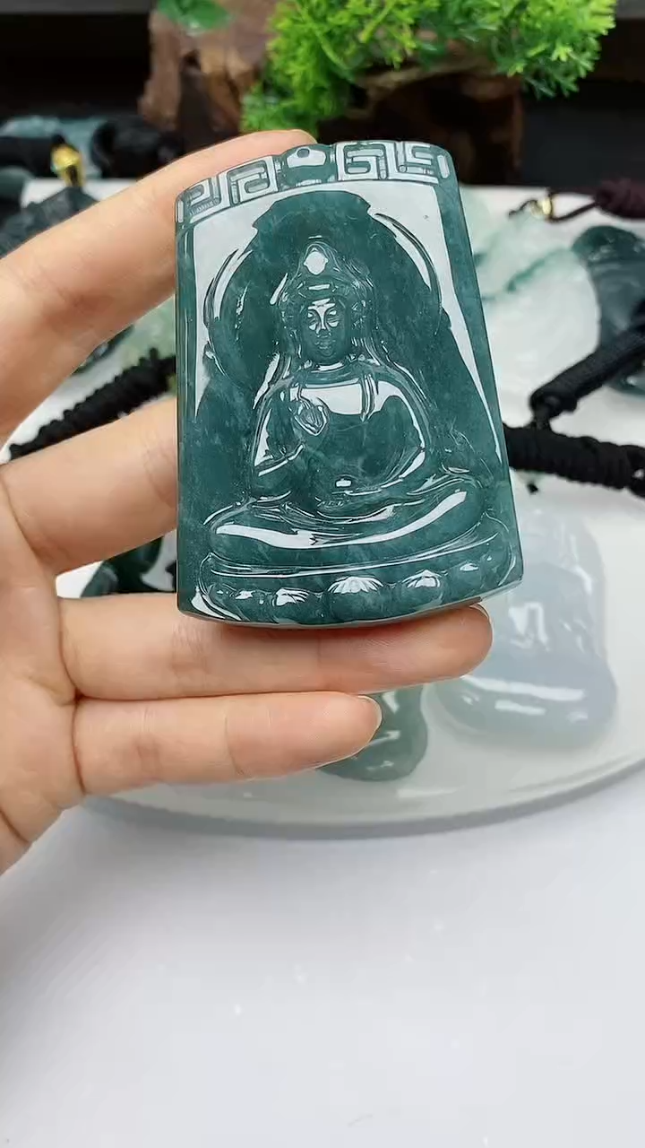 【闪购商品】翡翠颈饰未镶嵌