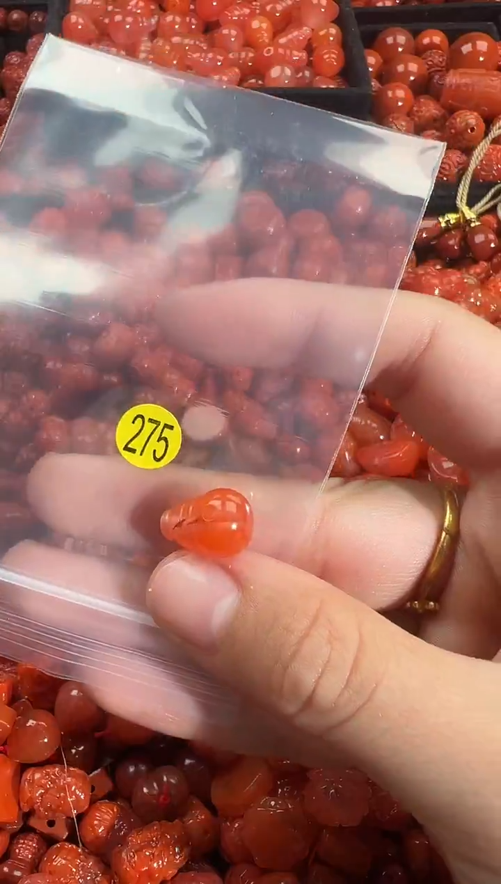 颈饰未镶嵌南红玛瑙1