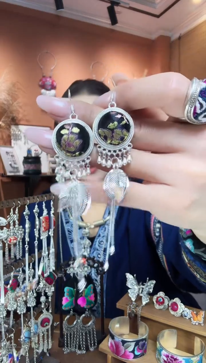 【闪购商品】刺绣纯手工民族风耳环