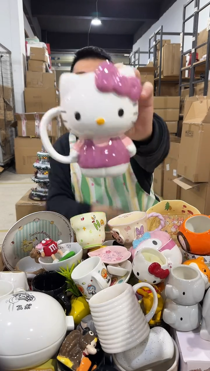 瓷片粉色kt全身杯