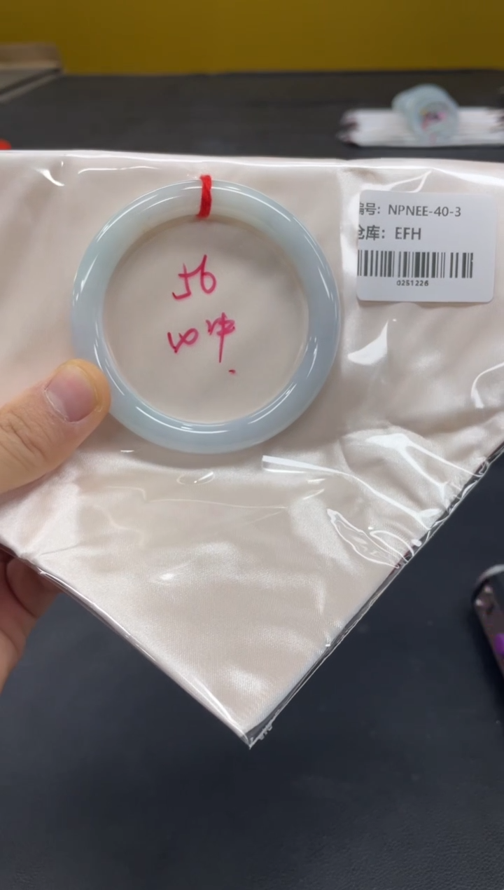 未镶嵌手镯翡翠翡翠手镯