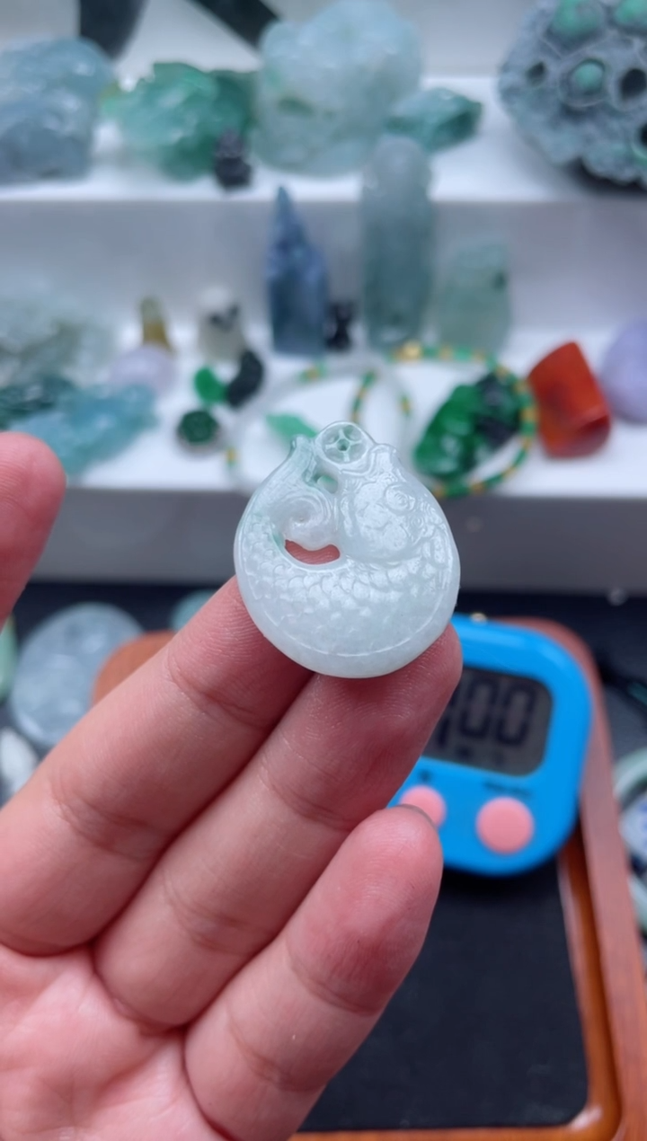 【闪购商品】翡翠颈饰未镶嵌鱼