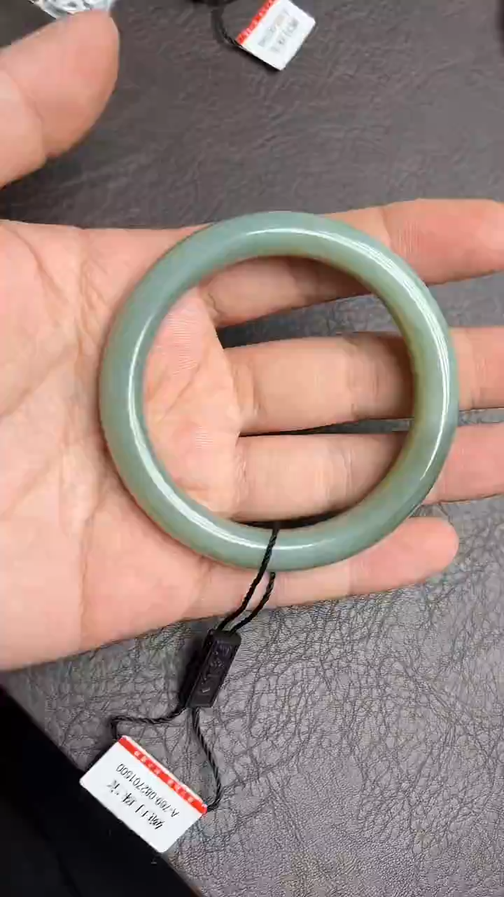 未镶嵌手镯和田玉V-12(56MM)